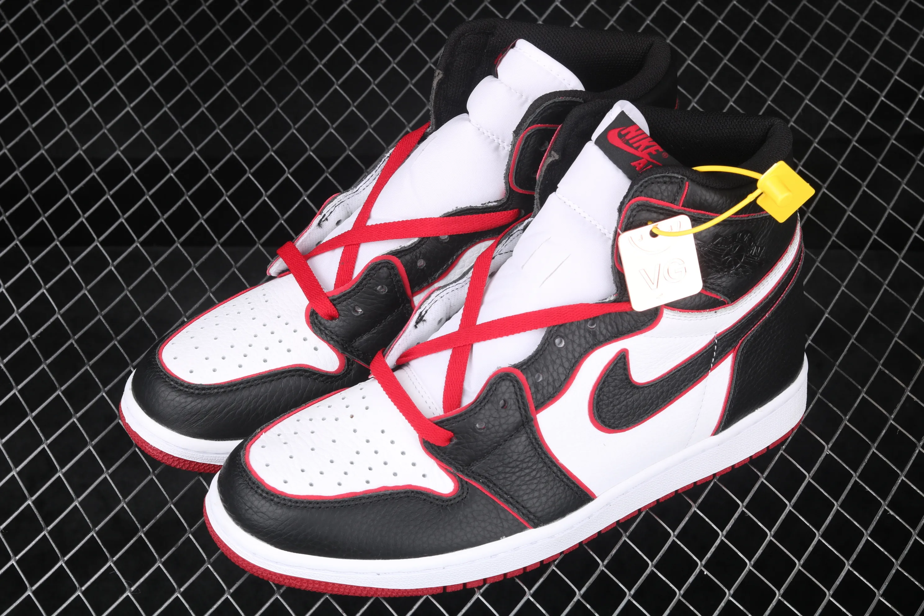 All categories Air Jordan Jordan series basketball shoes Air Jordan 1 High Air Jordan 1 RETRO HIGH OG AJ1 Joe 1 new black and red high frequency flying wing LOGO 555088-062